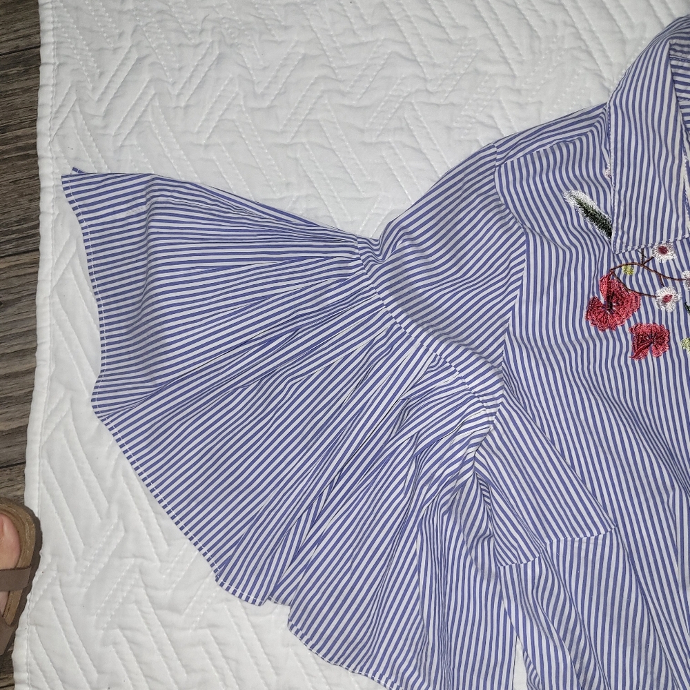 Eloquii Blue Striped Shirt with Floral Embroidery Size22 Used Excelent Condition - Picture 4 of 11